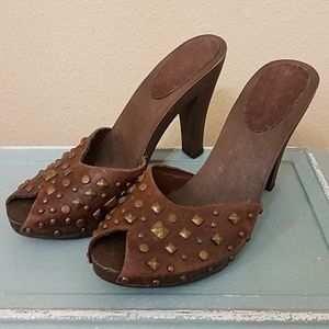Massivo Brown Leather Peep Toe Slip On Heels